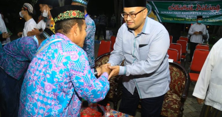 Plt-Bupati-Timbul-Sambut-Kedatangan-Jamaah-Haji-Kloter-19-1200x630
