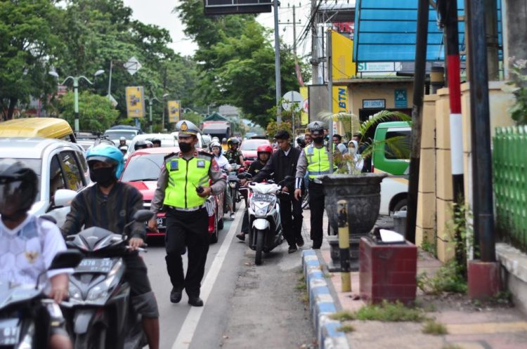 10E1E8D2-D147-445C-B7FD-45F350AF45AC-750x497