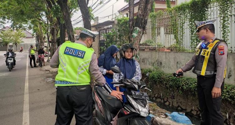 EAA81421-D5D5-4FF7-BA87-725D44CA5B46-750x400