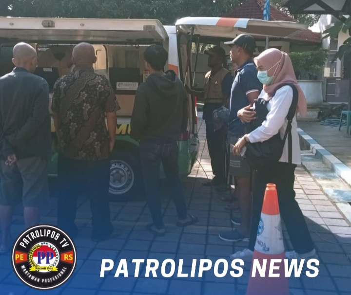 Samsat Polres Probolinggo Kota Memberikan Kualitas Pelayanan Prima Bagi Wajib Pajak Dengan Mobil Samling