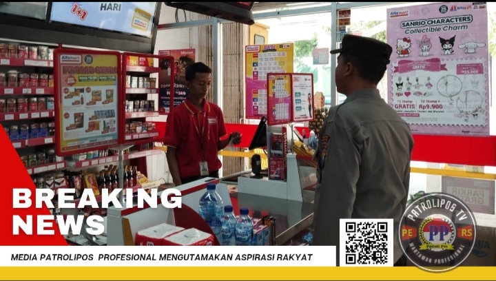 Sambangi Pertokoan, Polsek Kademangan Melaksanakan Patroli Dialogis