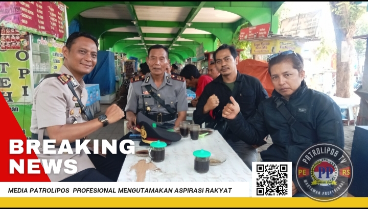 Awak Media Ngopi Bareng Dengan Kapolsek Sumberasih, Kapolsek Tongas Dan Kapolsek Mayangan.