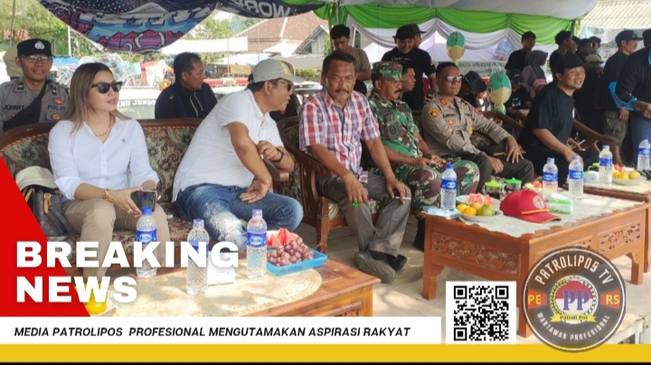 Final Lomba Perahu Fiber Meriahkan Festival Petik Laut Nelayan ke-18 Tahun 2024 Di Pantai Darmo
