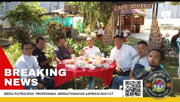 Ngopi Bareng Awak Media Bersama PLT Kasihumas Polres Probolinggo Kota dan Kapolsek