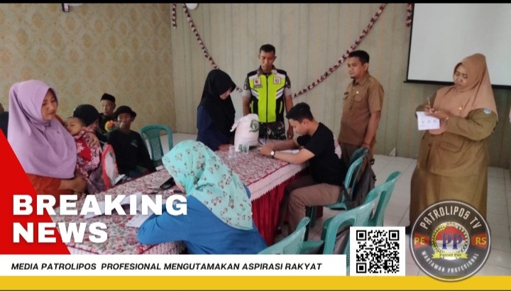 Koramil 0820/01 Kanigaran Dampingi Penyaluran Bantuan Pangan 