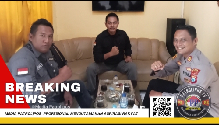Ngopi Bareng Kapolsek Sumberasih Bersama Awak Media Patrolipos Dan Brilian News