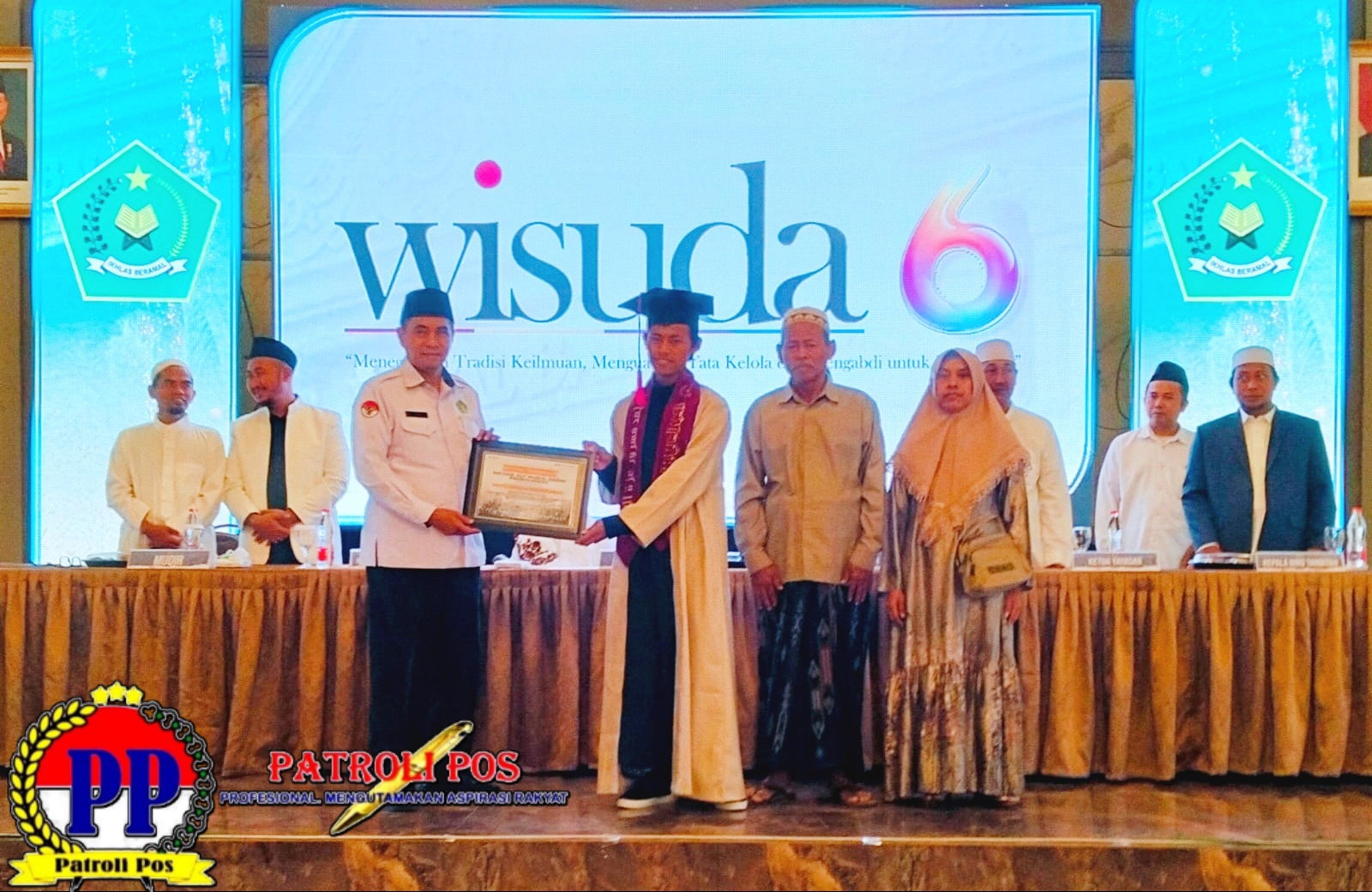 Wisuda 1